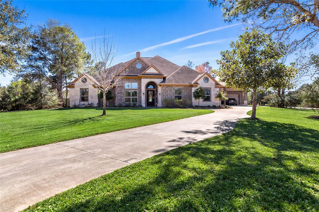 450 Neptunes Cove, Montgomery, TX 77316