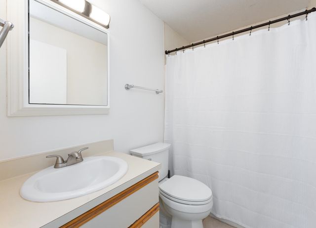 2 Roedean Dr Apt 307, Nashua, NH 03063