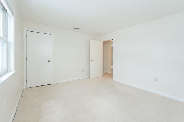 2 Roedean Dr Apt 307, Nashua, NH 03063