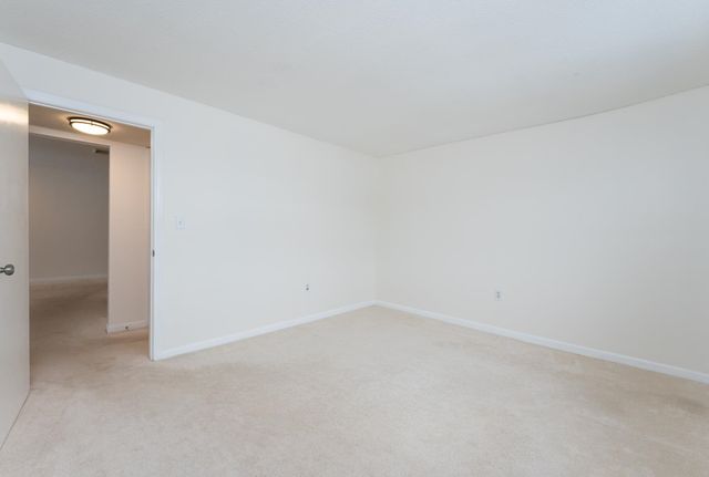 2 Roedean Dr Apt 307, Nashua, NH 03063