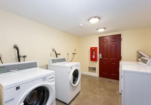 2 Roedean Dr Apt 307, Nashua, NH 03063