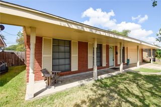 1209 Dallas St, Portland, TX 78374