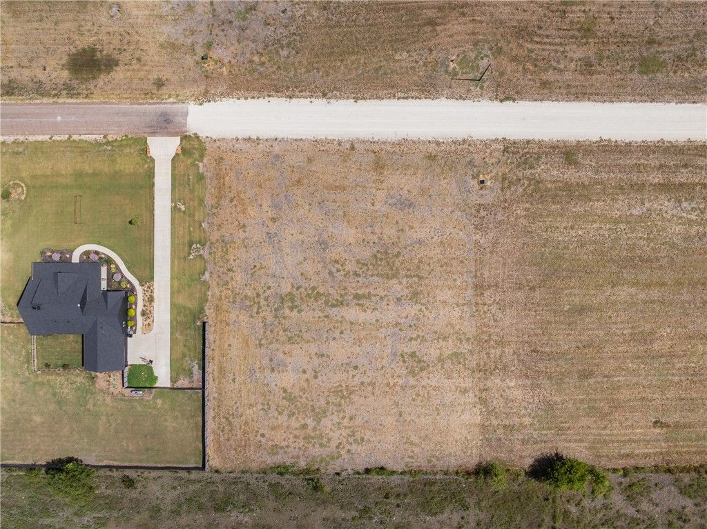 120 Court Side Drive, Snook, TX 77879 — photo 4