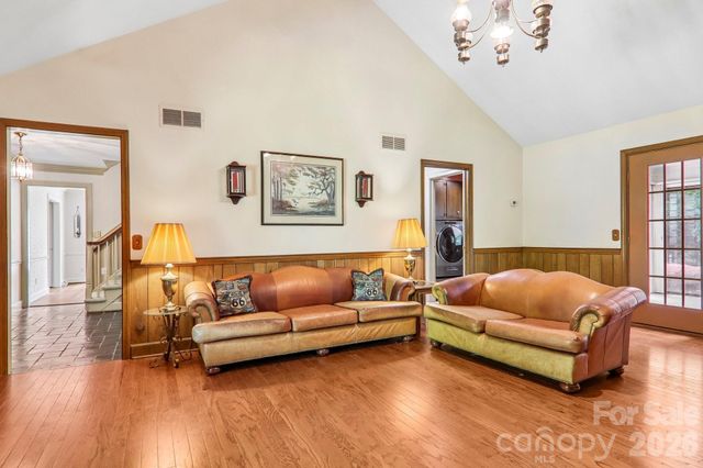 104 Finley Street, Hendersonville, NC 28739
