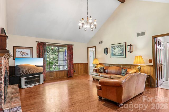 104 Finley Street, Hendersonville, NC 28739