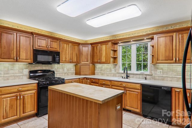 104 Finley Street, Hendersonville, NC 28739