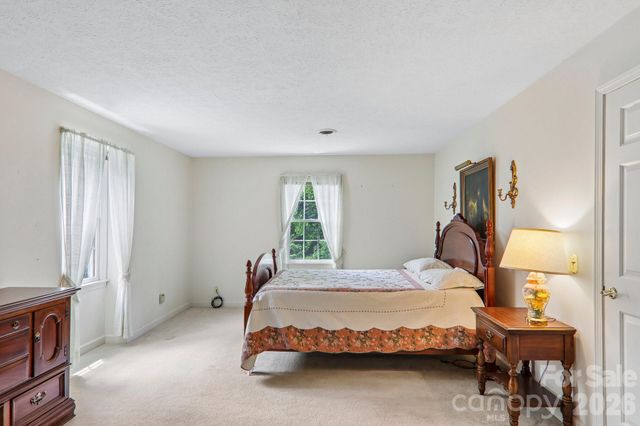 104 Finley Street, Hendersonville, NC 28739