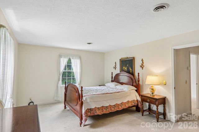 104 Finley Street, Hendersonville, NC 28739