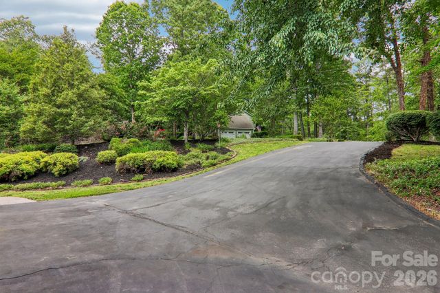 104 Finley Street, Hendersonville, NC 28739