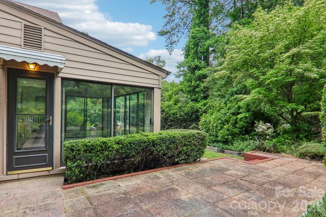 104 Finley Street, Hendersonville, NC 28739