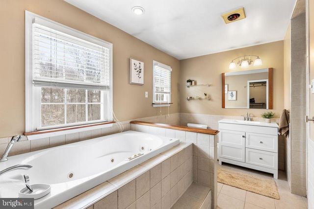 121 JENNIFER WAY, Upper Chichester, PA 19061