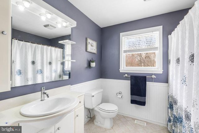 121 JENNIFER WAY, Upper Chichester, PA 19061