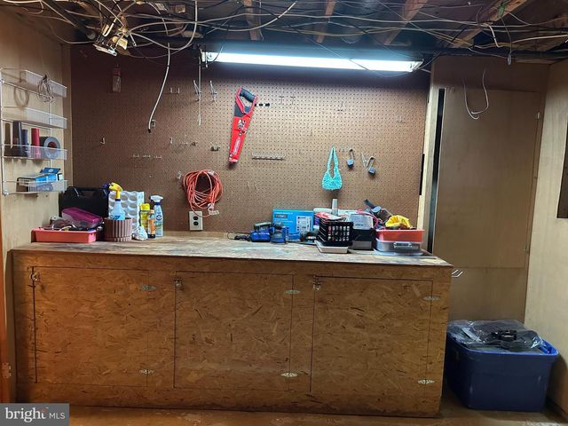 121 JENNIFER WAY, Upper Chichester, PA 19061