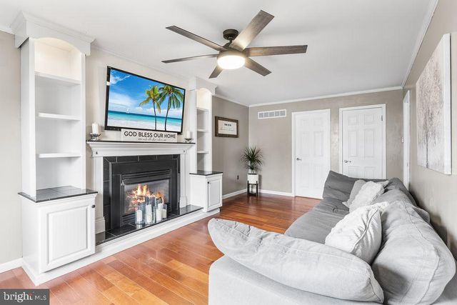 121 JENNIFER WAY, Upper Chichester, PA 19061