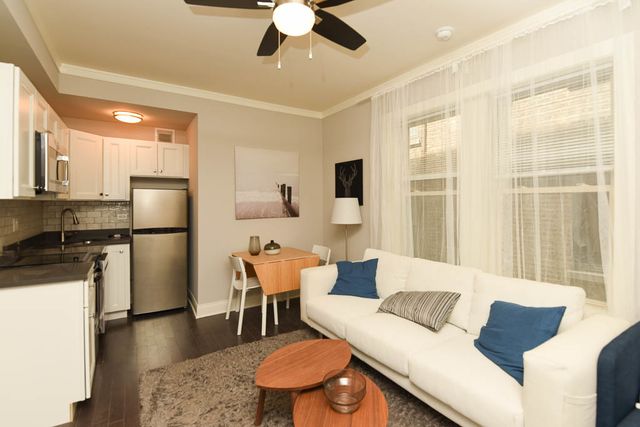 640 W WRIGHTWOOD Avenue 208, Chicago, IL 60614
