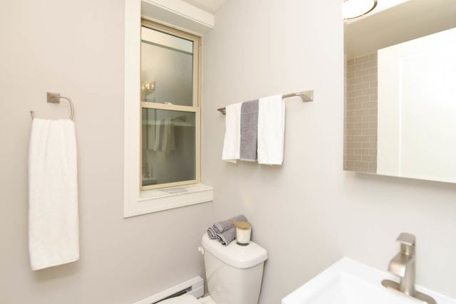 640 W WRIGHTWOOD Avenue 208, Chicago, IL 60614