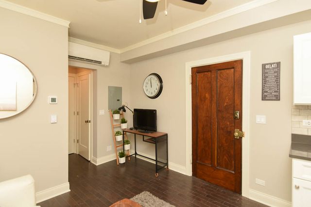 640 W WRIGHTWOOD Avenue 208, Chicago, IL 60614
