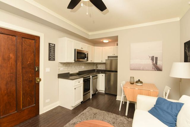 640 W WRIGHTWOOD Avenue 208, Chicago, IL 60614