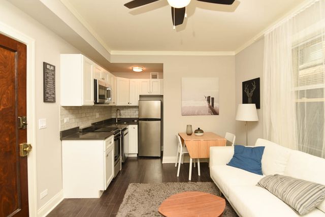 640 W WRIGHTWOOD Avenue 208, Chicago, IL 60614