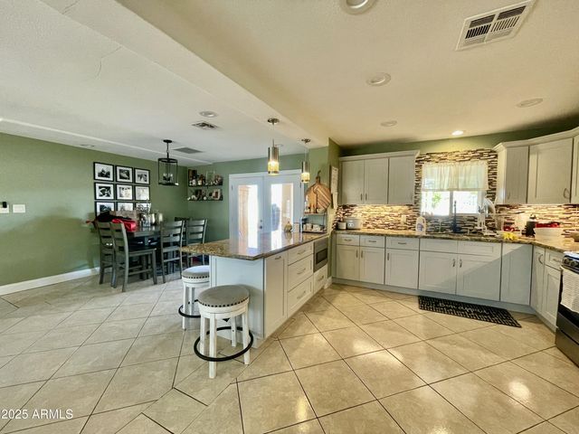 1245 N Oakleaf Drive, Phoenix, AZ 85008