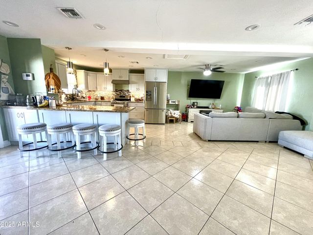 1245 N Oakleaf Drive, Phoenix, AZ 85008