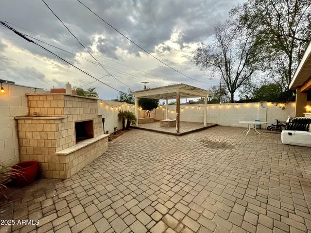 1245 N Oakleaf Drive, Phoenix, AZ 85008