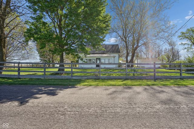 8174 N 325 W, Fountaintown, IN 46130