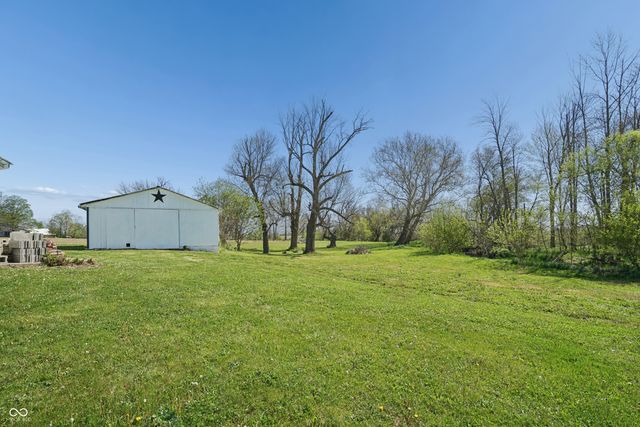 8174 N 325 W, Fountaintown, IN 46130