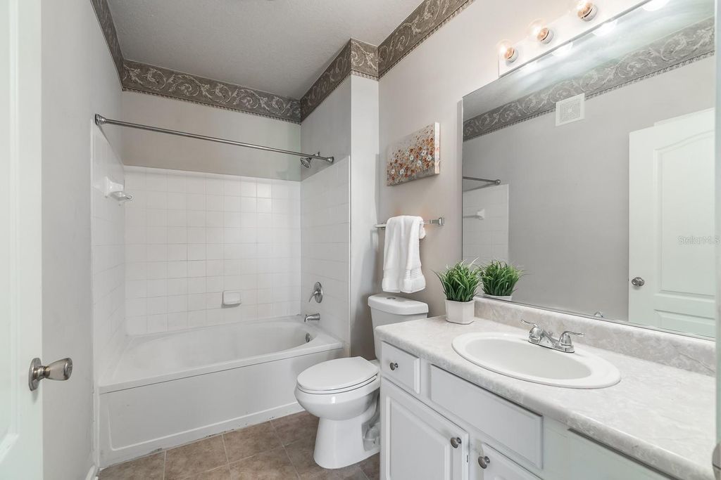 Image 12 of property listing at 18118 VILLA CREEK DRIVE N/A, Tampa, FL 33647