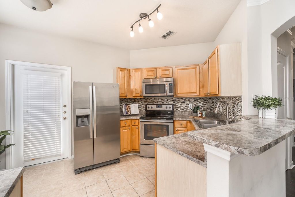 Image 8 of property listing at 18118 VILLA CREEK DRIVE N/A, Tampa, FL 33647