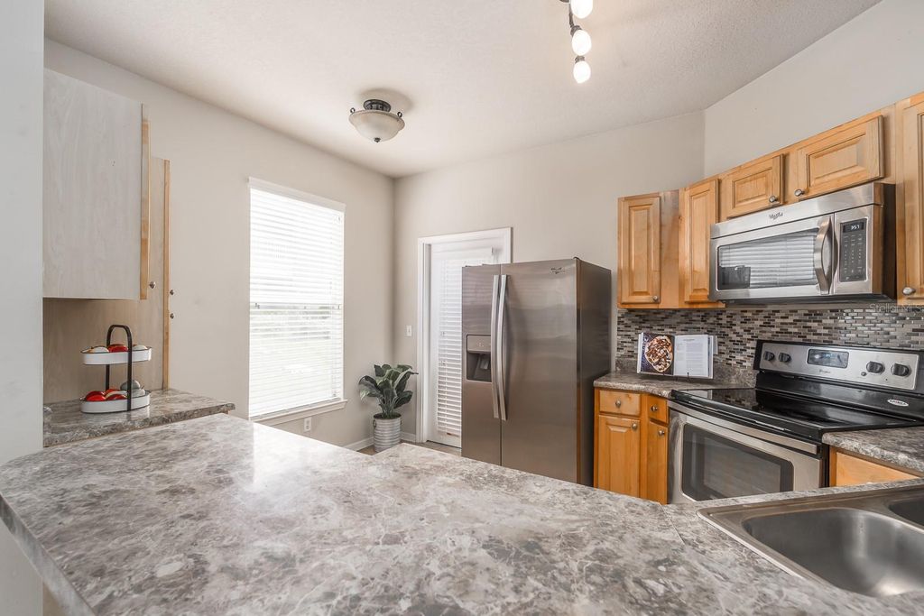 Image 9 of property listing at 18118 VILLA CREEK DRIVE N/A, Tampa, FL 33647