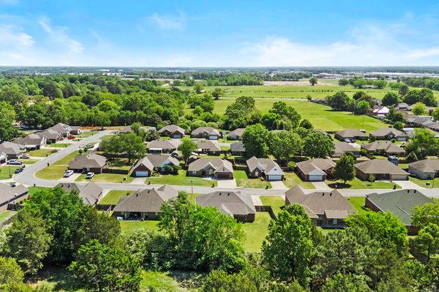 1407 Sydney, Searcy, AR 72143