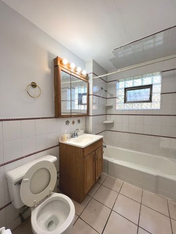 543 GENEVA Avenue 104A, Bellwood, IL 60104