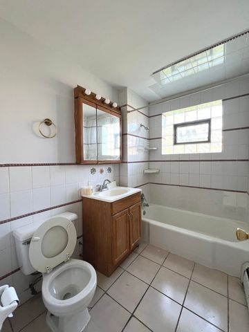 543 GENEVA Avenue 104A, Bellwood, IL 60104