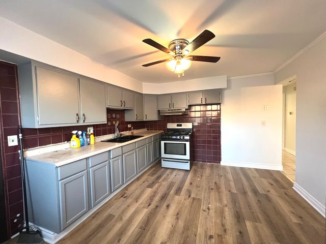 543 GENEVA Avenue 104A, Bellwood, IL 60104