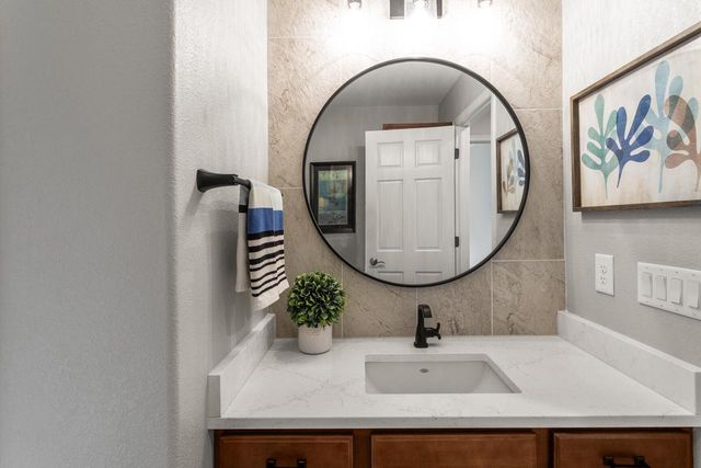 W207N17393 Parkview DRIVE, Jackson, WI 53037