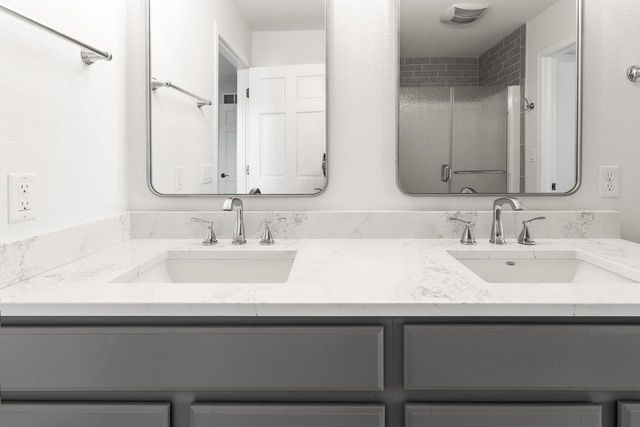 W207N17393 Parkview DRIVE, Jackson, WI 53037