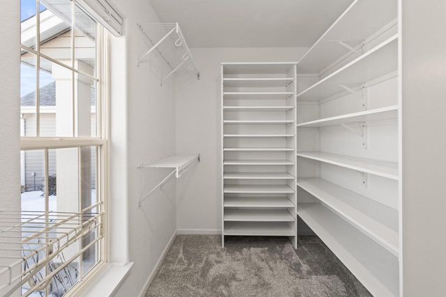 W207N17393 Parkview DRIVE, Jackson, WI 53037