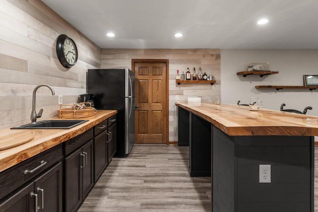 W207N17393 Parkview DRIVE, Jackson, WI 53037