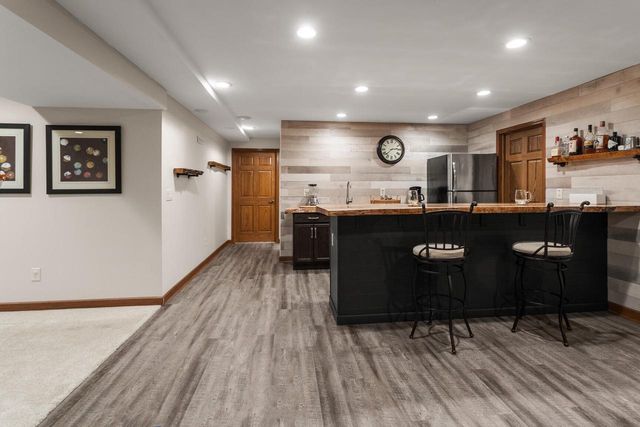 W207N17393 Parkview DRIVE, Jackson, WI 53037