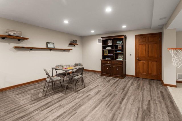 W207N17393 Parkview DRIVE, Jackson, WI 53037