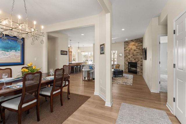 W207N17393 Parkview DRIVE, Jackson, WI 53037