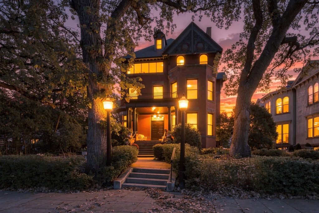 302 Summit Avenue D, Saint Paul, MN 55102 — exterior
