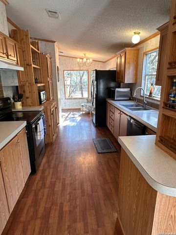 885 Brushy Creek, Lakehills, TX 78063