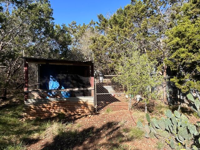 885 Brushy Creek, Lakehills, TX 78063