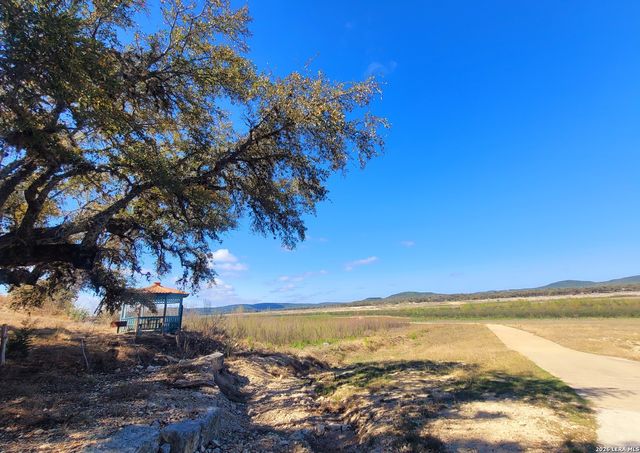 885 Brushy Creek, Lakehills, TX 78063