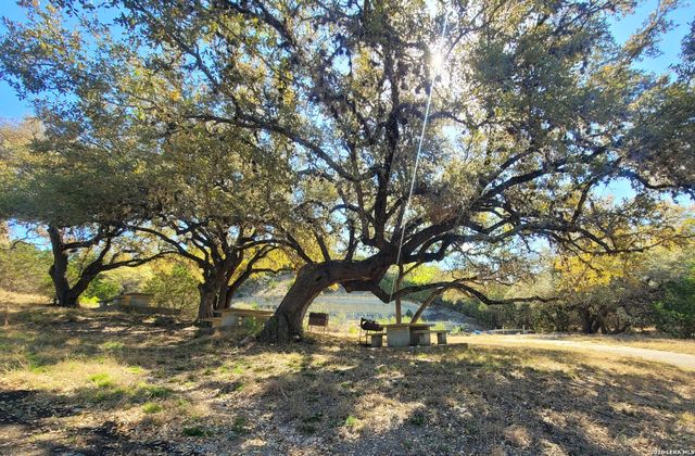 885 Brushy Creek, Lakehills, TX 78063
