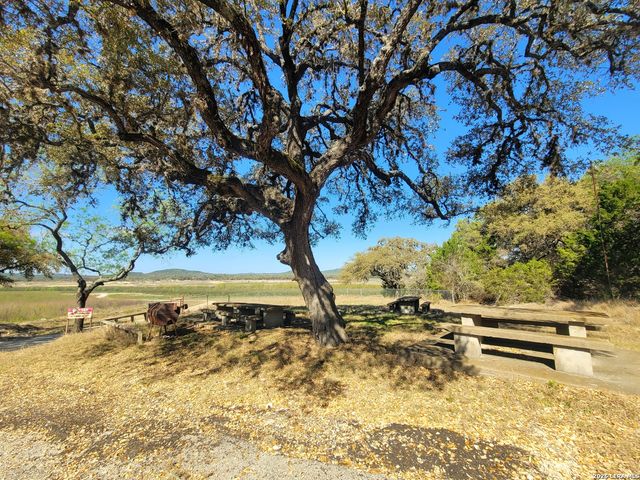 885 Brushy Creek, Lakehills, TX 78063
