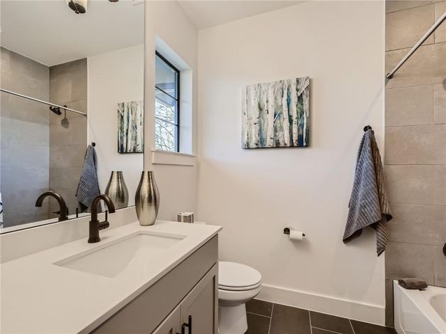 3700 Clawson RD 406, Austin, TX 78704