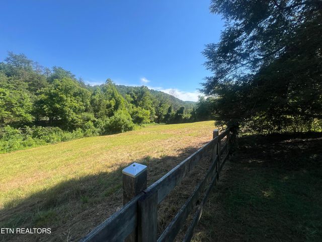 1705 W Brushy Valley Drive, Powell, TN 37849